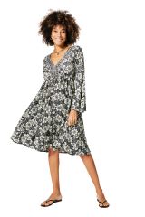 Robe courte noire à fleurs blanches, manches longues, chic et tendance 357511